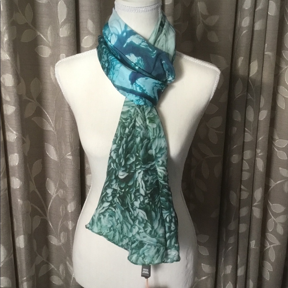 NWT; Scarf